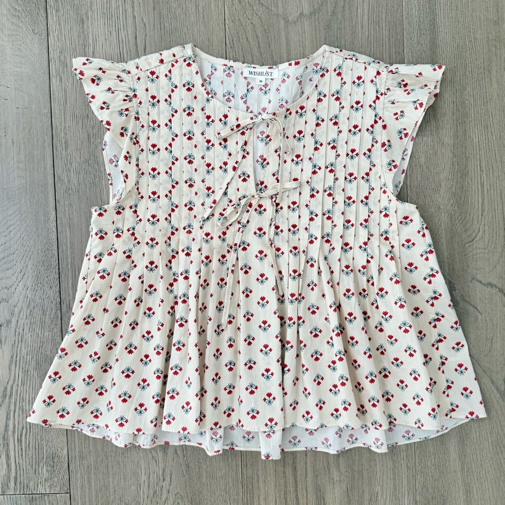 NWOT Wishlist Pleated Flutter Sleeve Tie Front Floral Print Swing Top Medium